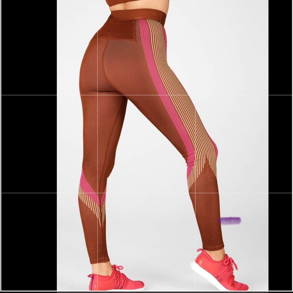 Ultra High-Waisted Seamless Stripe Legging Med fabletics Java - Picture 8 of 14